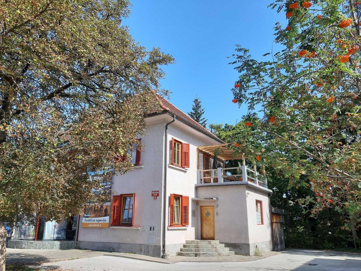 Triglav Apartment House Kranj Exterior foto